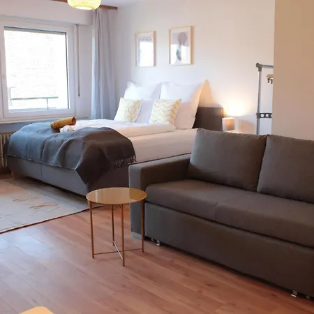 Zentral. Stylisch. Balkon & Parkplatz. Netflix 아파트 홀츠게를링겐