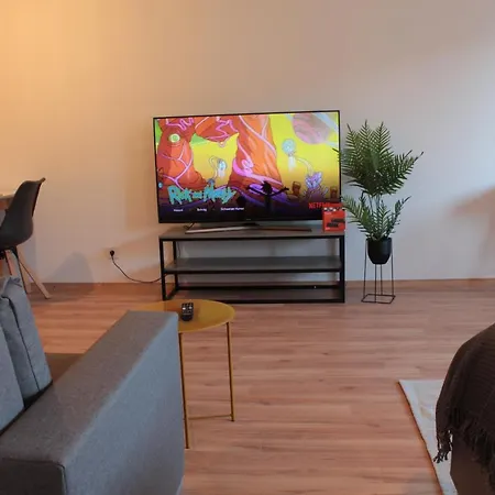 Zentral. Stylisch. Balkon & Parkplatz. Netflix